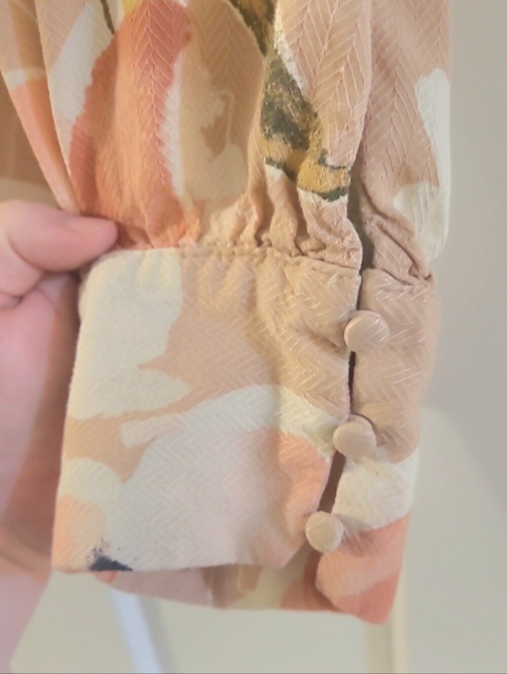 Ava & Viv Blush Floral V-Neck Long Sleeve Top - Picture 4 of 4